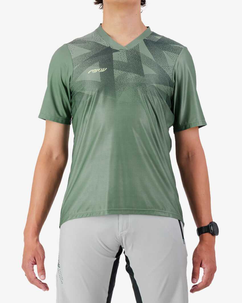 Mens-Trail-Tee-Reptilia-Green-Front Front view of the Enjoy men's Enduro Trail Tee in Green with reflective detailing made by Enjoy.cc